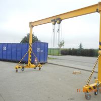 Gantry crane with manual lift and travel 1t+1t