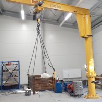 Slewing jib crane