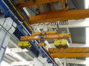 Spreader beams with magnets